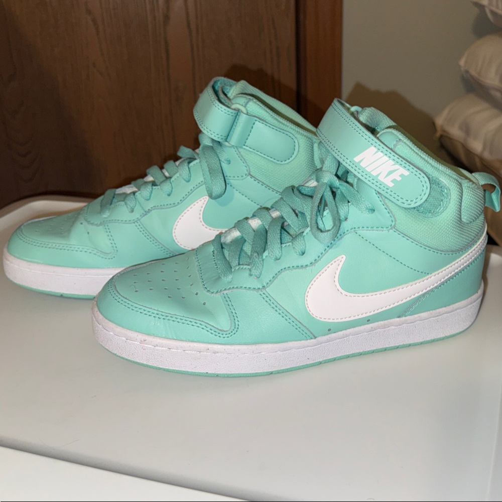 Nike Big Kids Court Borough Mid 2 Casual Sneakers - 6.5Y